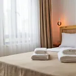 Audo Local 4*