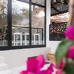 Hotel Audo Local