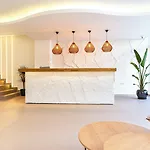 Audo Local Hotel