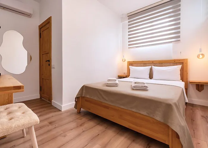 Audo Local 4*
