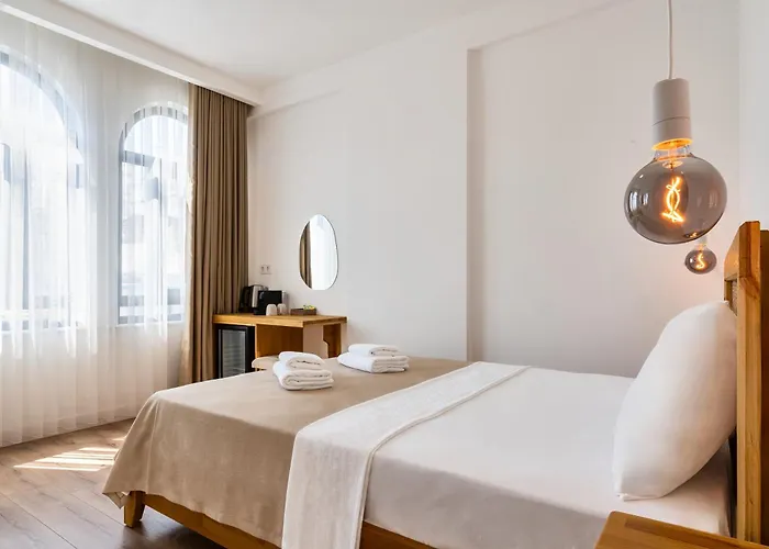Audo Local 4*