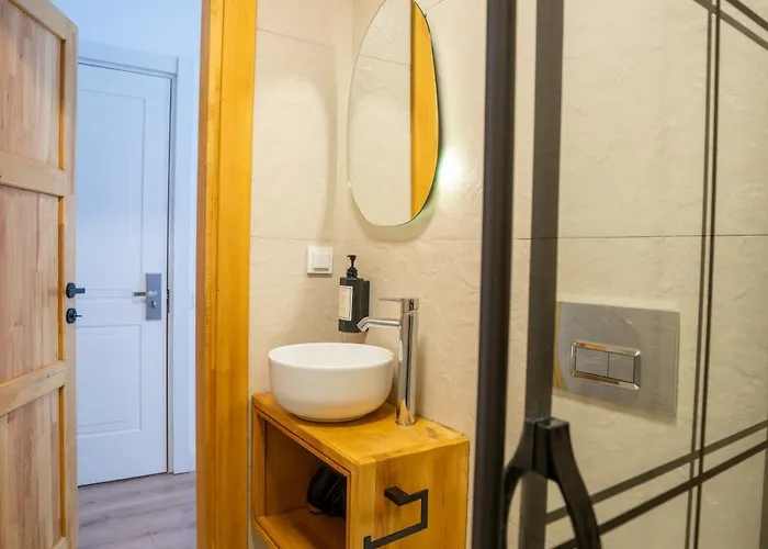 Audo Local 4*
