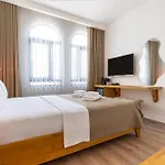 Audo Local 4*