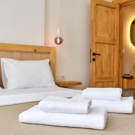 Audo Local Hotel
