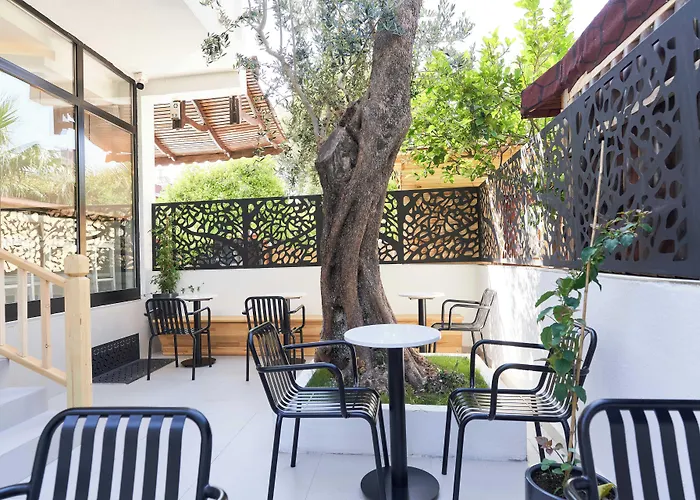 Audo Local Hotel 4*