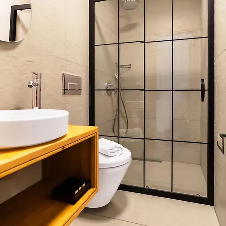 Hotell Audo Local Antalya