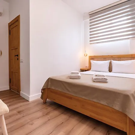 Audo Local 4*