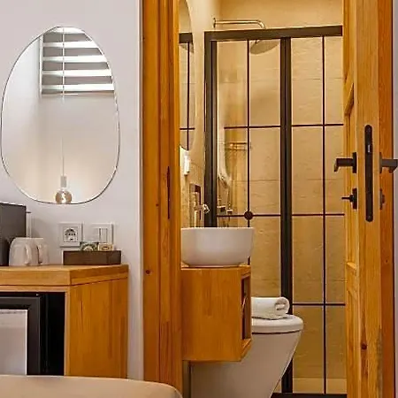 Audo Local 4*