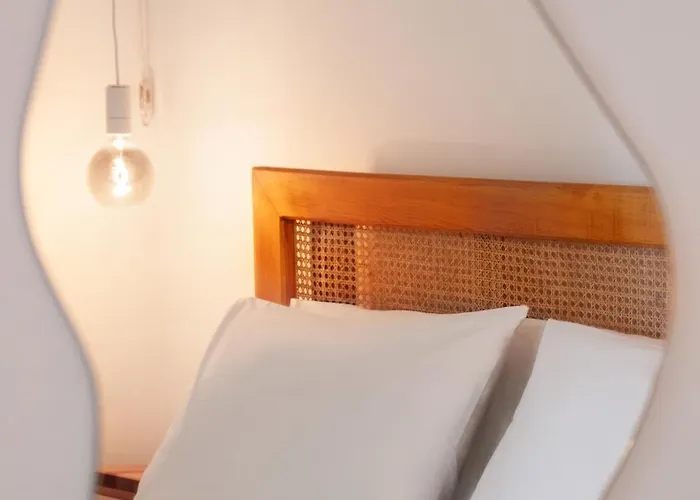 فندق Audo Local 4*