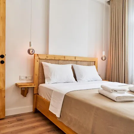 Audo Local 4*