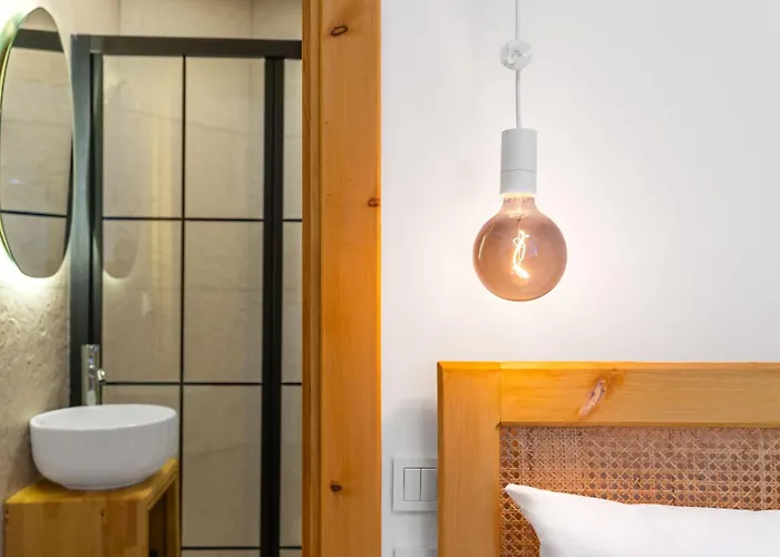 Audo Local Hotell